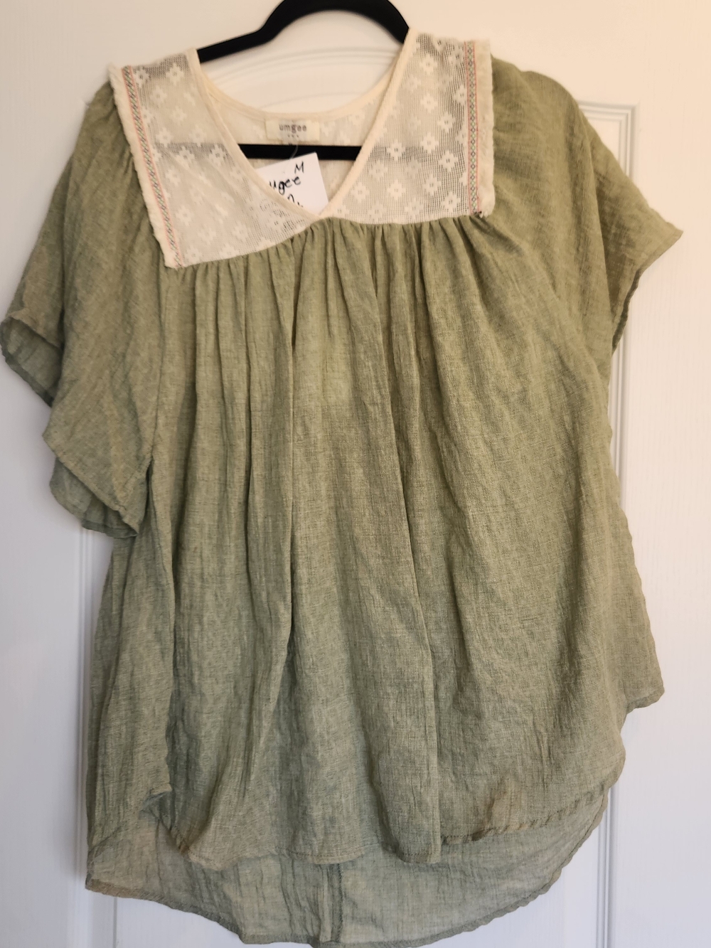 Umgee Sage Green Gauze Peasant Top with Cream Lace Yoke M Euc